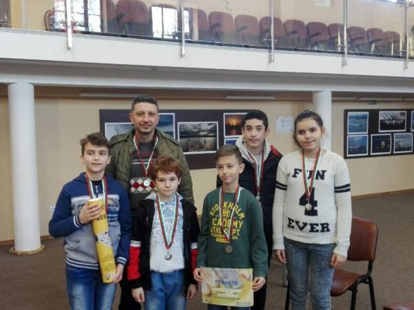 Второ място за шахматистите
