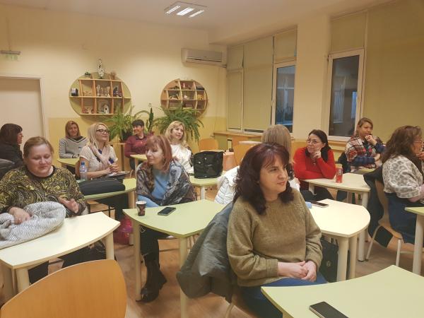 Ефективни техники и методи за комуникация между учители и родители
