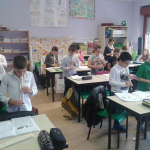 Час по музика