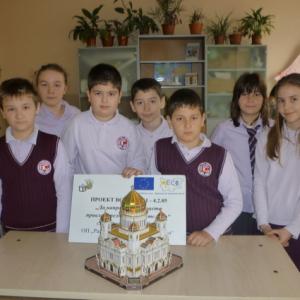 Шест мислещи шапки