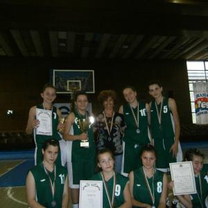 Второ място за баскетболният отбор - момичетата V-VІІ клас на СОУ ”Гео Милев” на финалите на Ученически игри 2011 – 2012 г