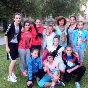 Златни медали от финалите по баскетбол момичета 5-7 клас от Ученически игри 2013г.