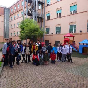 Средно училище „Ларго Волумния“ - Рим