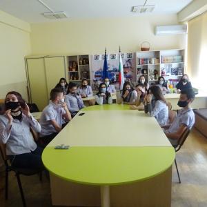 Първа онлайн среща между партньорските училища