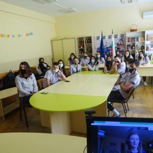 Първа онлайн среща между партньорските училища