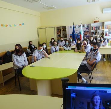 Първа онлайн среща между партньорските училища
