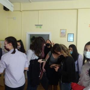 Първа онлайн среща между партньорските училища