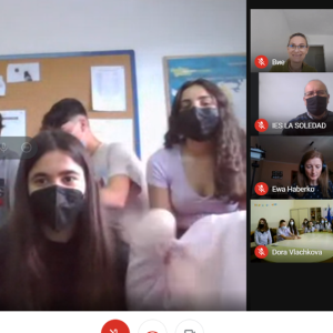 Първа онлайн среща между партньорските училища