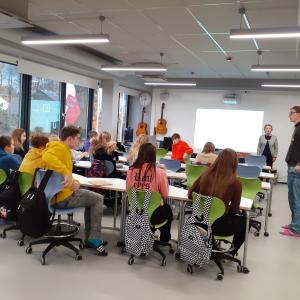 Урок по музика