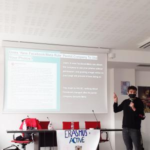 Социални медии и фалшиви новини