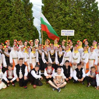 Детски танцов състав „Детелина“  в Прага