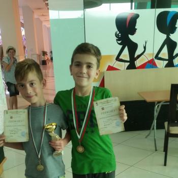 Две първи места по шахмат