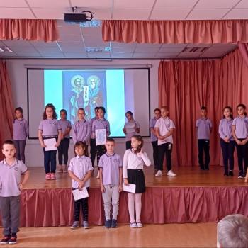 Учениците от ЦДО трети клас отбелязаха Деня на народните будители