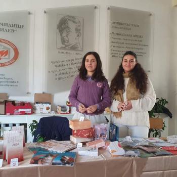 Коледен базар в училище