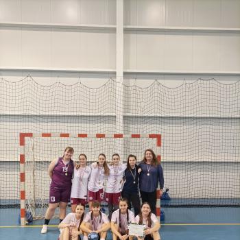 Първи по хандбал