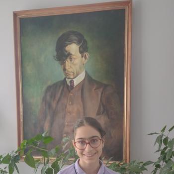 Ученичка пише втори фентъзи роман